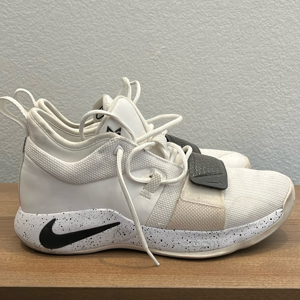 Paul George "Team Bank" size 10.5 men's